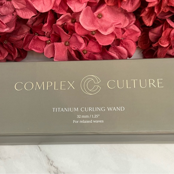 COMPLEX CULTURE Titanium Curling Wand 32mm - Picture 4 of 16